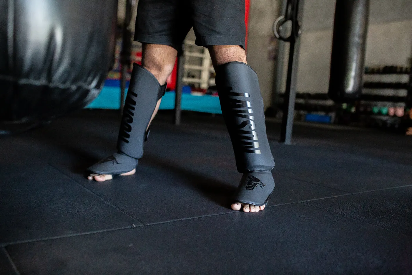 JAVSON SHIN GUARD RAGER SERIES FOR BOXING & TRAINING BLACK/WHITE