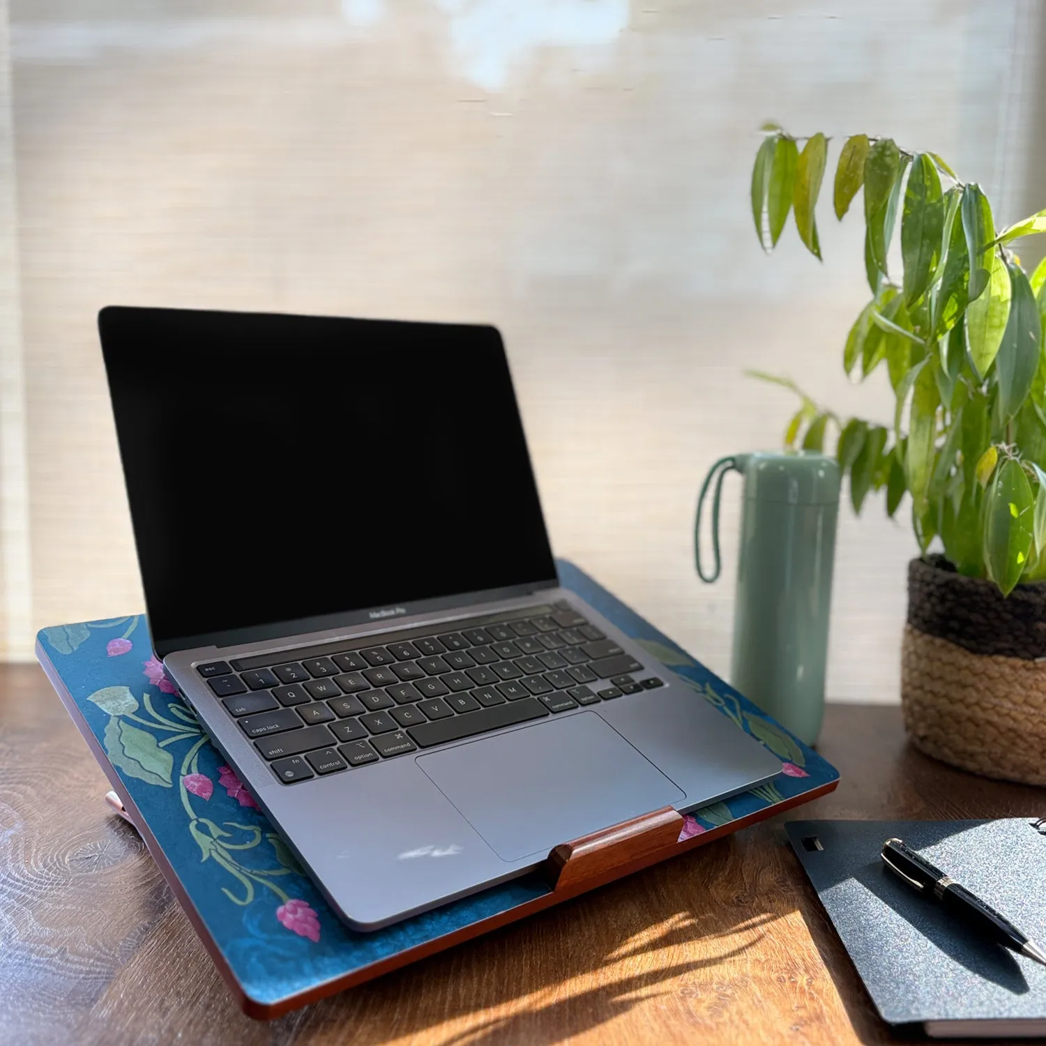 Lotus Jaal Laptop Stand